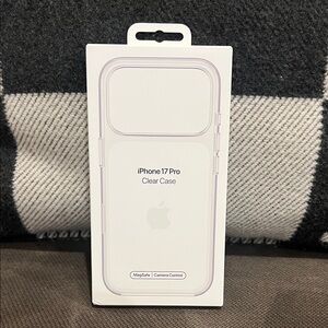 Apple iPhone 17 Pro Clear Case